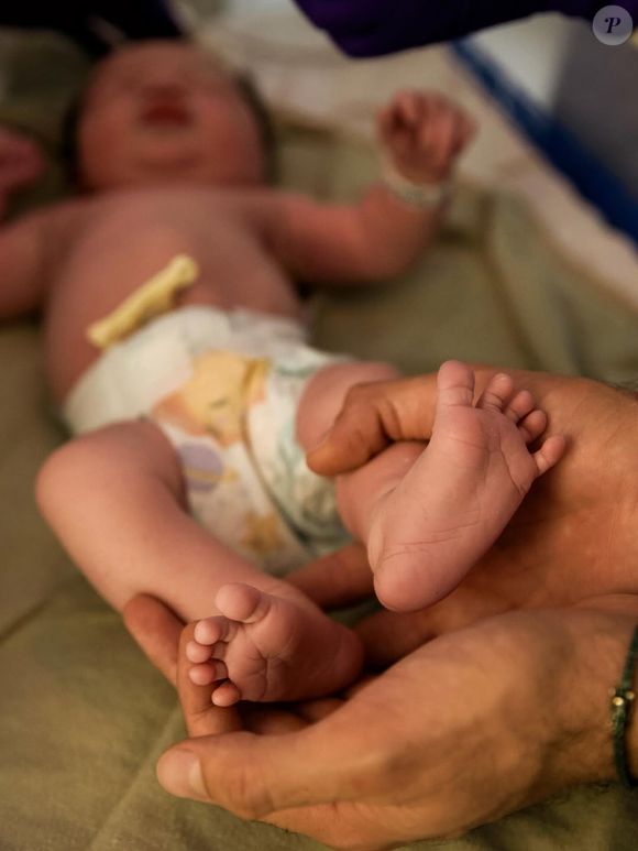 Filha de Rafa Kalimann e Nattan nasce com 4 kg e nome escolhido chama atenção por tendência nacional