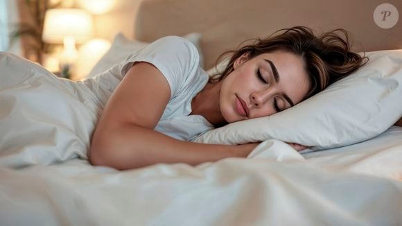 A preferência por dormir com a porta aberta pode estar ligada a outros fatores. Algumas pessoas se sentem mais confortáveis sabendo que conseguem ouvir o que acontece do lado de fora ou que existe uma passagem livre entre os ambientes.
