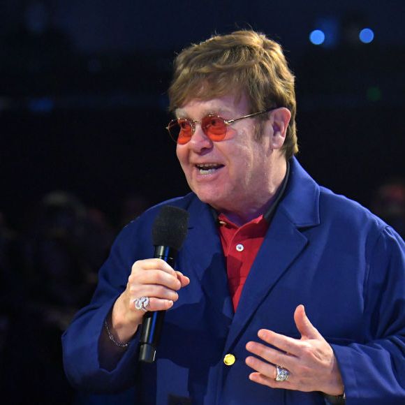Um dos artistas mais excêntricos do mundo, Elton John guarda uma relíquia feita do seu próprio corpo