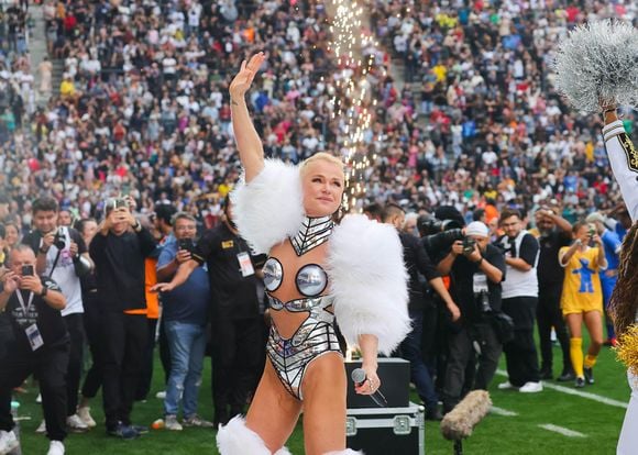 Aos 62 anos, Xuxa Meneghel faz sucesso com seu corpo super definido e em forma