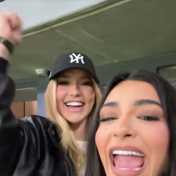 No último domingo (26), Virgínia foi assistiu ao jogo do Real Madrid com a amiga Duda Freire, com quem viajou para a Espanha