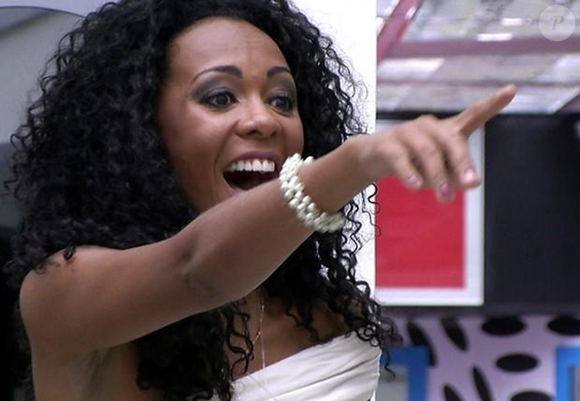 BBB 13 – Aline Mattos (Libra): Aline “brindada” fez história, mas saiu cedo demais. A libriana protagonizou uma discussão icônica com Bambam e conquistou o público com seu carisma, mas optou por seguir a vida longe dos holofotes