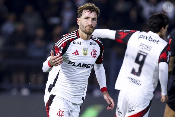 Léo Pereira, zagueiro do Flamengo, está envolvido em polêmicas com a ex, Tainá Militão