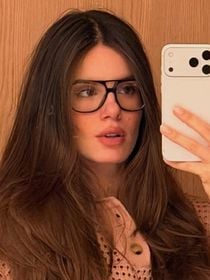 Claudia Bernárdez, dermatologista: 'O shampoo foi desenvolvido para limpar a pele na região onde o cabelo nasce, e não tanto o cabelo em si'