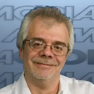 O autor Carlos Lombardi fez críticas públicas a Mel Lisboa em entrevista ao site Notícias da TV e disse que ‘nunca viu’ uma atriz abandonar uma novela para fazer teatro