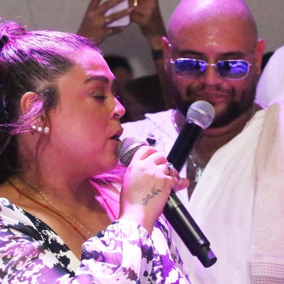 'Preta Gil ficou em pé. Movimentos devagar, mas adiante', acrescentou seu amigo Gominho