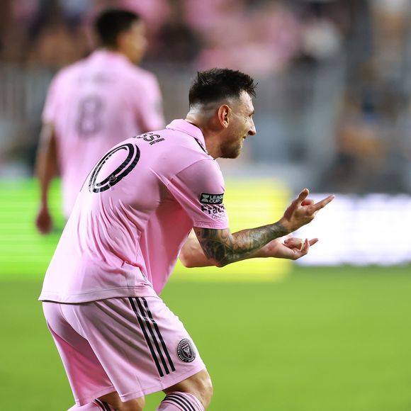 Muito antes da final entre Argentina e Espanha, Lionel Messi já havia chamado atenção ao comemorar um gol pelo Inter Miami reproduzindo o famoso gesto de lançar teias do Homem-Aranha