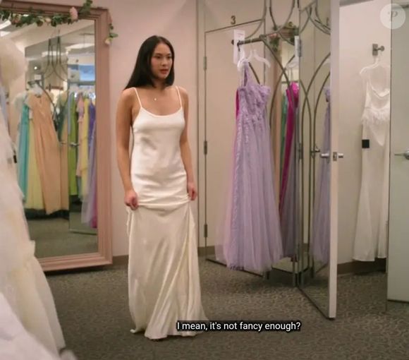 No episódio mais recente, Belly vai às compras com a melhor amiga, Taylor, e a mãe dela em busca do vestido ideal.