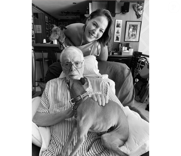 Após a morte do pai, Manoel Carlos, Julia Almeida fez agradecimento nas suas redes sociais: 'Muito obrigada por todo o carinho. Seu legado continua'