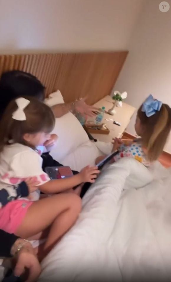 'Resenha feminina', disse Zé Felipe sobre a interação da namorada com as filhas