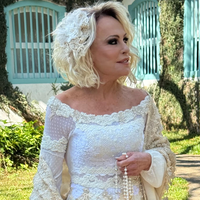 Larissa Manoela, temos visitas? Ana Maria Braga renova votos 2 meses após casamento com Fábio Arruda e escolhe vestido com forte significado
