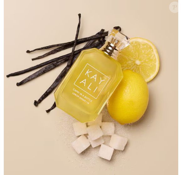 O Capri in a Bottle Lemon Sugar | 14, da Kayali, é uma combinação é simples, mas muito eficaz: limão, açúcar e baunilha. O resultado lembra sobremesas cítricas servidas à beira-mar, mas com um toque refinado e adulto