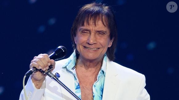 Aos 85 anos, Roberto Carlos foi hospitalizado para uma cirurgia de vesícula previamente programada. A equipe do cantor informou que a recuperação deve ser rápida e não afetar os próximos shows