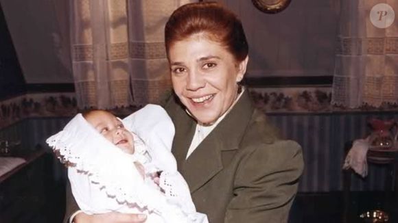 Qual é o final de Mariana em 'Terra Nostra'? O provedor do orfanato convida ela para trabalhar na Santa Casa, tornando-se suporte permanente para os pequenos.