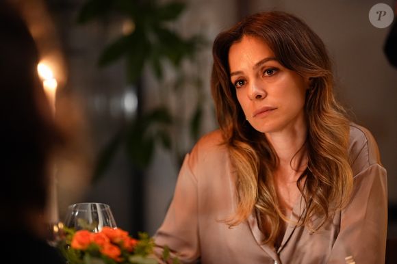 Karsu fica preocupada quando o chefe diz que não vai manter a loja aberta por muito tempo na novela 'Coração de Mãe' no capítulo de sexta-feira 20 de março de 2026