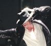 Michael Jackson no Brasil: apesar do sucesso massivo das apresentações, a passagem também foi marcada pelo atropelamento de um menino de 15 anos pela comitiva do cantor