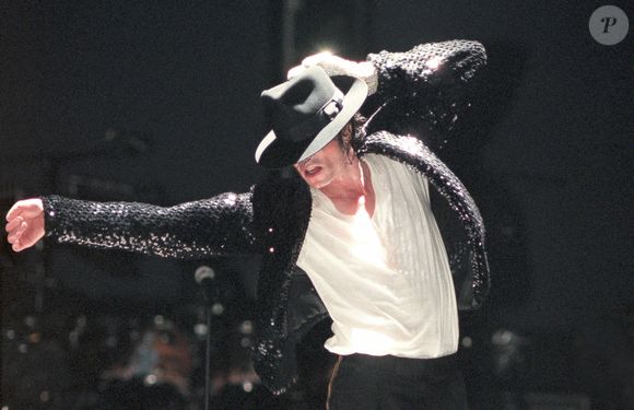 Michael Jackson no Brasil: apesar do sucesso massivo das apresentações, a passagem também foi marcada pelo atropelamento de um menino de 15 anos pela comitiva do cantor