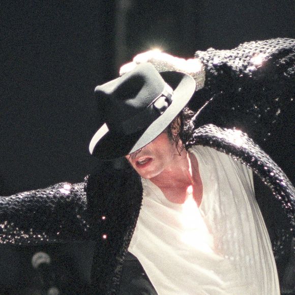 Michael Jackson no Brasil: apesar do sucesso massivo das apresentações, a passagem também foi marcada pelo atropelamento de um menino de 15 anos pela comitiva do cantor