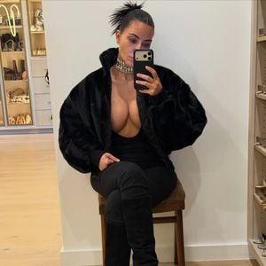 Atitudes como a de Kim Kardashian, de fazer exercícios com pesos, são altamente recomendadas por estudos para evitar a sarcopenia na vida adulta