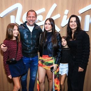 Malvino Salvador e Kyra Gracie levaram as filhas ao 3º dia do Rock in Rio