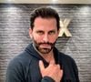 Henri Castelli está confinado no BBB 26 e uma polêmica de 2017 voltou a circular nas redes sociais. Relembre a acusação de homofobia e o posicionamento do ator