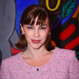 Alice Wegmann se divertiu com a repercussão, mas garante que gravou, sim, com a prótese