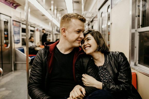 Relacionamentos amorosos costumam ter ciúmes e há quem o defenda como 'combustível do amor'