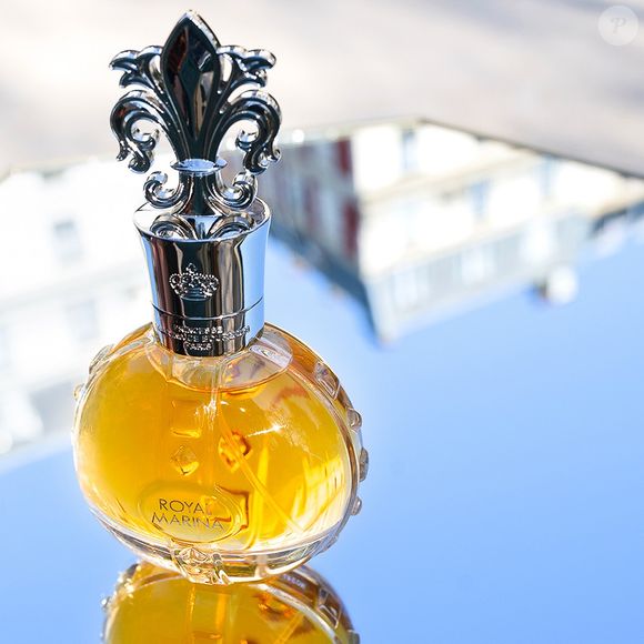 Royal Marina Diamond (Marina de Bourbon) - 30ml | R$ 236,90 - sensual e apaixonante, a fragrância mistura frutas vermelhas, jasmim e íris com madeira de copaíba com um toque de baunilha e almíscar que reforça a faceta envolvente e luxuosa do perfume