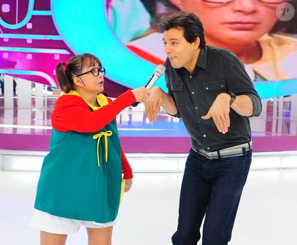 Celso Portiolli e Maria Antonieta de Las Nieves, a Chiquinha do 'Chaves', em foto do 'Domingo Legal'