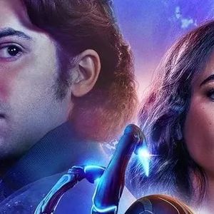 Além disso, citou que seu maior papel até então, e aquele que consolidou seu status internacional, foi no blockbuster de super-heróis do Universo DC, "Besouro Azul".