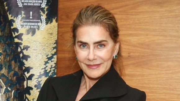 Há 38 anos, uma foto bem ousada irritou Maitê Proença; TV Manchete, hoje extinta, usou imagem polêmica em reprise da novela 'Dona Beija'