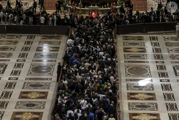 Papa Francisco: mais de 150 mil pessoas já compareceram à Basílica de São Pedro para as despedidas