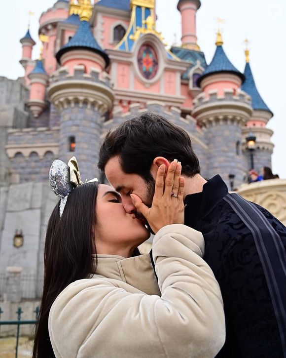 “Eu voltei aqui, eu não entro no meu Instagram desde o dia que postei a nota. Eu decidi me recolher e acolher meus sentimentos”, disse