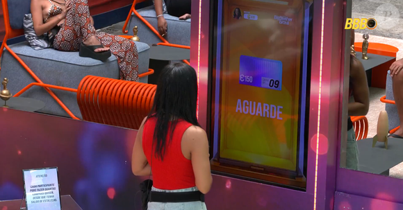 Maxiane ganhou patinho de borracha