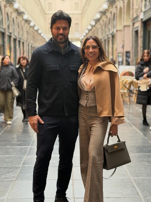 Segundo a Revista Piauí, Fábio Faria não chegou a morar no apartamento de 800 m², avaliado em R$ 50 milhões, que teria recebido de Daniel Vorcaro como parte do pagamento por um projeto de energia eólica. De acordo com a publicação, a decisão de não ocupar o imóvel teria partido de Patricia Abravanel, que não pretendia deixar o condomínio de casas onde vivia com o marido