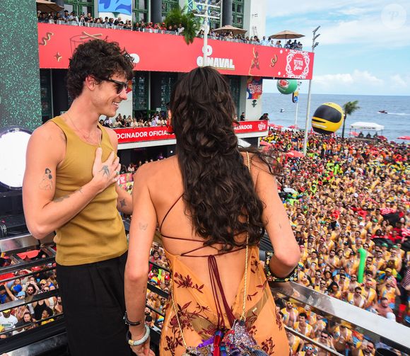 Shawn Mendes chegou a levar a mão no peito, em um gesto que parecia de muita emoção