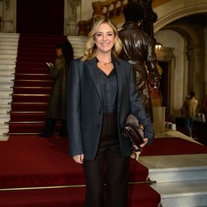 Ticiane Pinheiro chega para assistir desfile de moda da Mondepars, grife de Sasha Meneghel