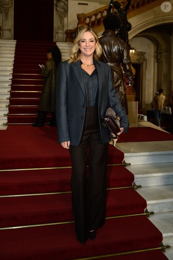 Ticiane Pinheiro chega para assistir desfile de moda da Mondepars, grife de Sasha Meneghel