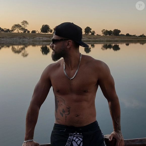 Primeiro nude frontal de Juninho vazou na web e deixou muita gente chocada pelo tamanho