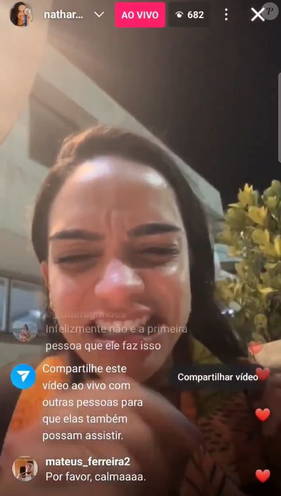Natinha do vôlei expôs a traição do namorado, o fisioterapeuta João Pedro, em uma live em seu perfil no Instagram.