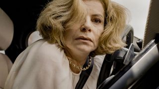 Morta antes da hora? Odete Roitman sofre atentado brutal em 'Vale Tudo' que antecipa mistério; veja fotos impressionantes do crime