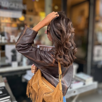 Os novos New Balance cor de 'biscoito da vaquinha' são leves e confortáveis; o tênis que destrona o Adidas Samba com a mesma elegância