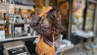 Os novos New Balance cor de 'biscoito da vaquinha' são leves e confortáveis; o tênis que destrona o Adidas Samba com a mesma elegância