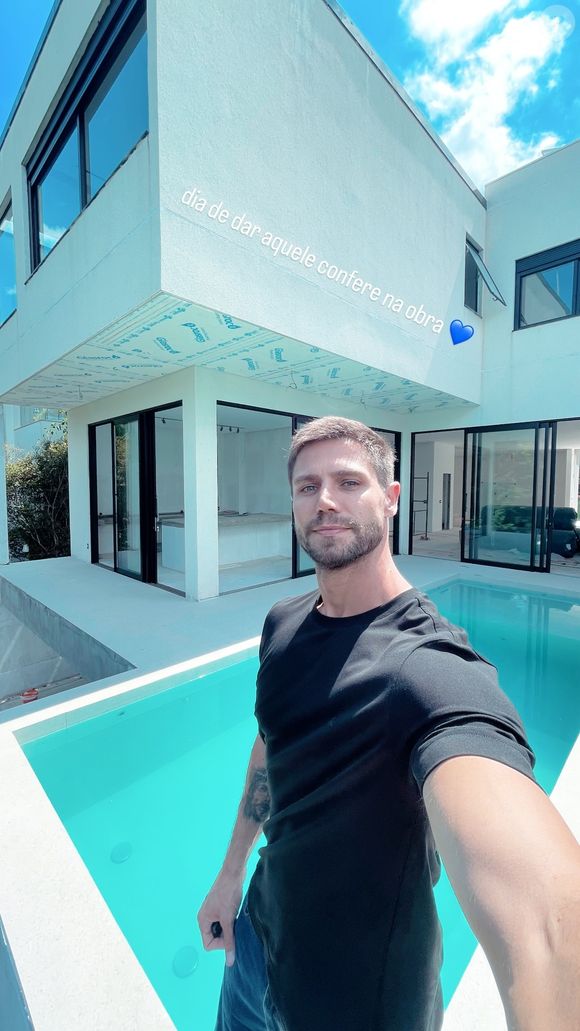 Piscina, área gourmet e mais: a casa de luxo do BBB 26 Jonas Sulzbach
