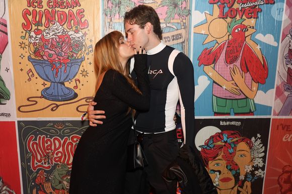 Beijos no Lollapaloza 2025: filho de Giovanna Antonelli e Murilo Benício, Pietro Antonelli Benício deu beijo na namorada, Clarissa Müller