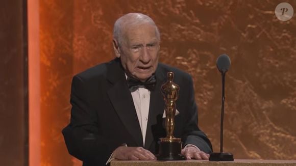 Mel Brooks, hoje com 100 anos, já ganhou prêmios como Oscar, Grammy e Tony