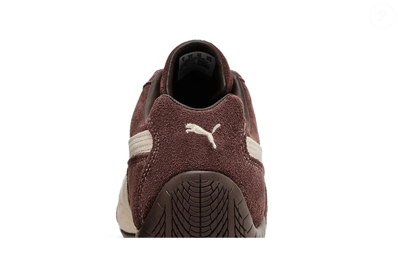 Tênis marrom ganha força entre as tendências de 2026, e o Puma Speedcat aparece como aposta certeira para looks elegantes e confortáveis