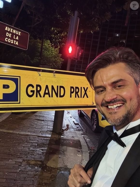 Ex de Emilly Araújo, expulso do 'BBB 17' após indícios de agressão contra a famosa, Marcos Harter também deu seu apoio a Flávio Bolsonaro