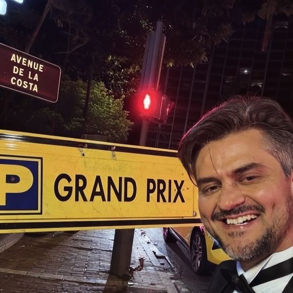 Ex de Emilly Araújo, expulso do 'BBB 17' após indícios de agressão contra a famosa, Marcos Harter também deu seu apoio a Flávio Bolsonaro
