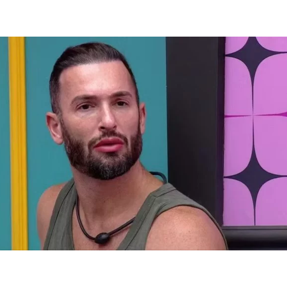 Diego Hypólito, renomado ginasta brasileiro, do 'BBB' 25', passou por uma intensa crise de ansiedade que preocupou seus colegas de confinamento e gerou debates nas redes sociais.